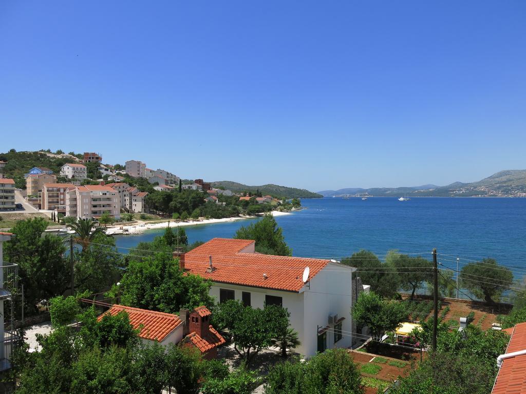 Apartments Luka Трогир Стая снимка