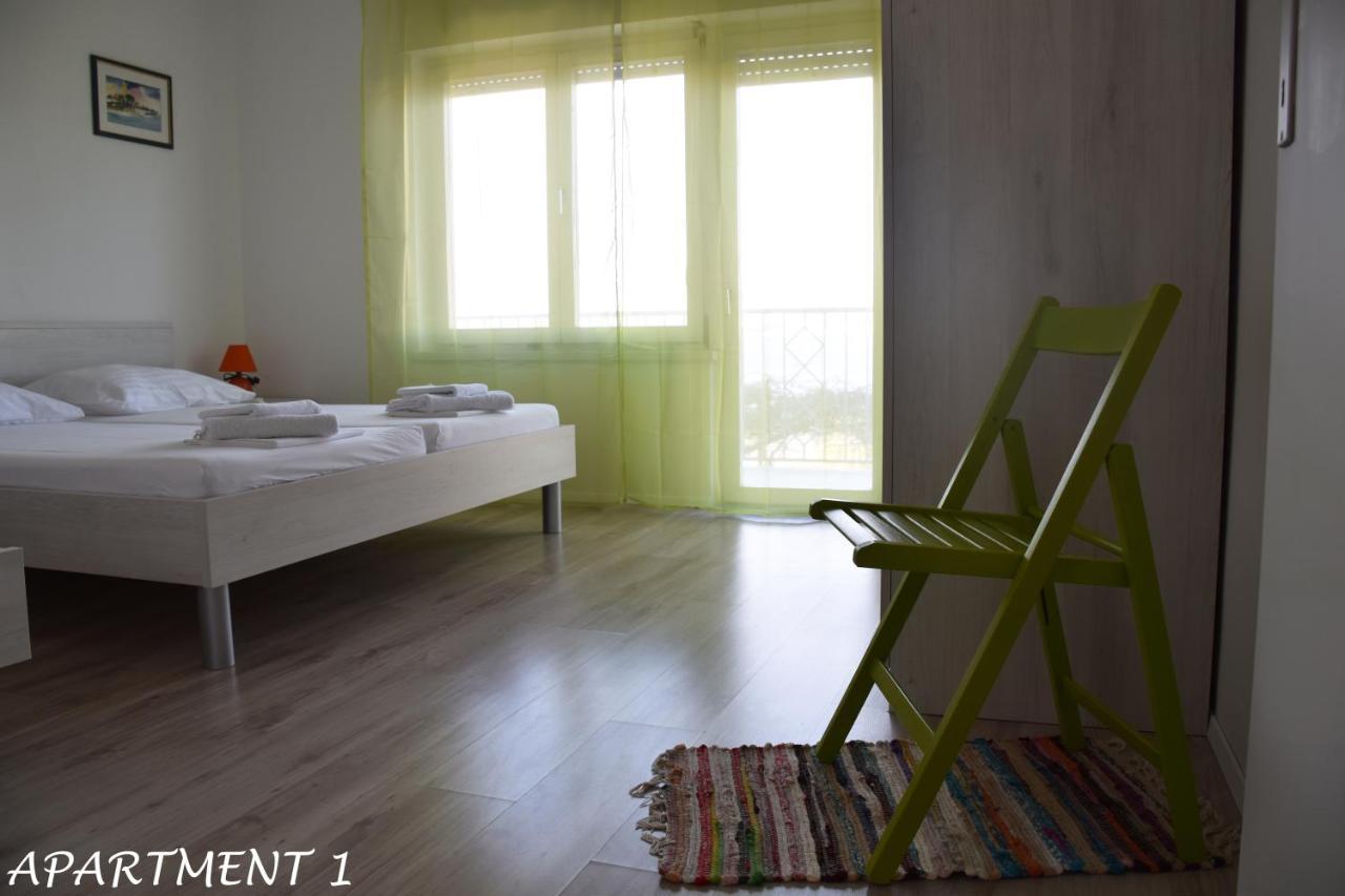 Apartments Luka Трогир Екстериор снимка
