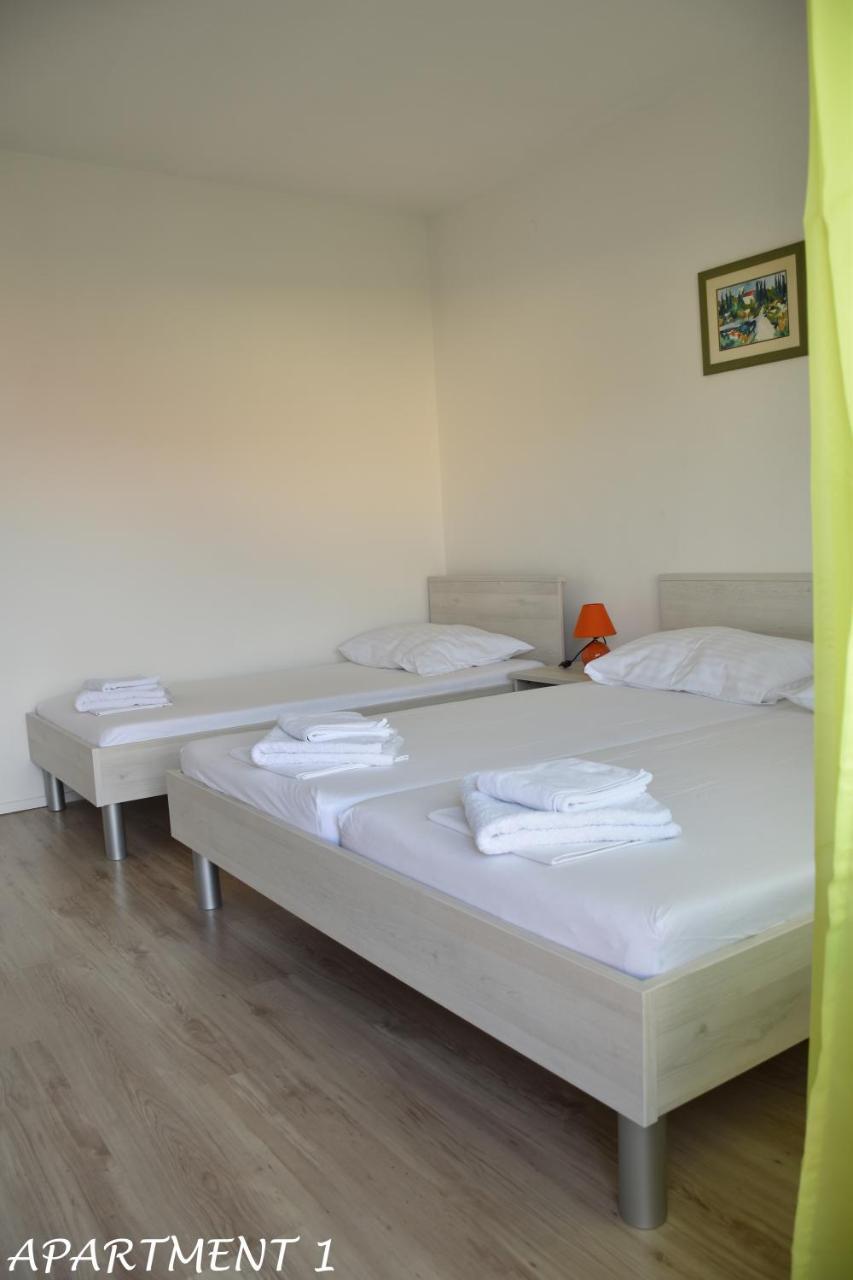 Apartments Luka Трогир Екстериор снимка