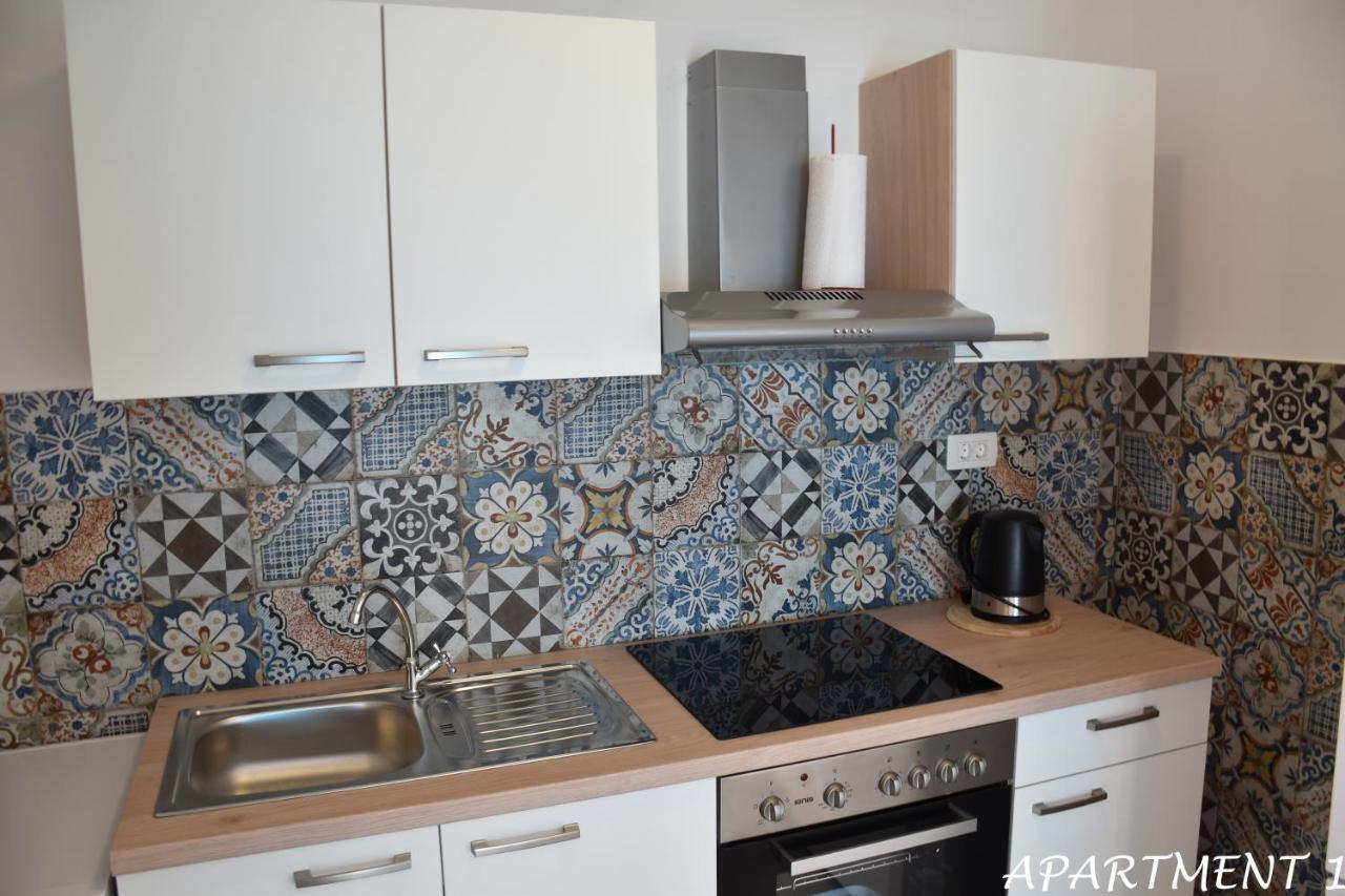Apartments Luka Трогир Екстериор снимка