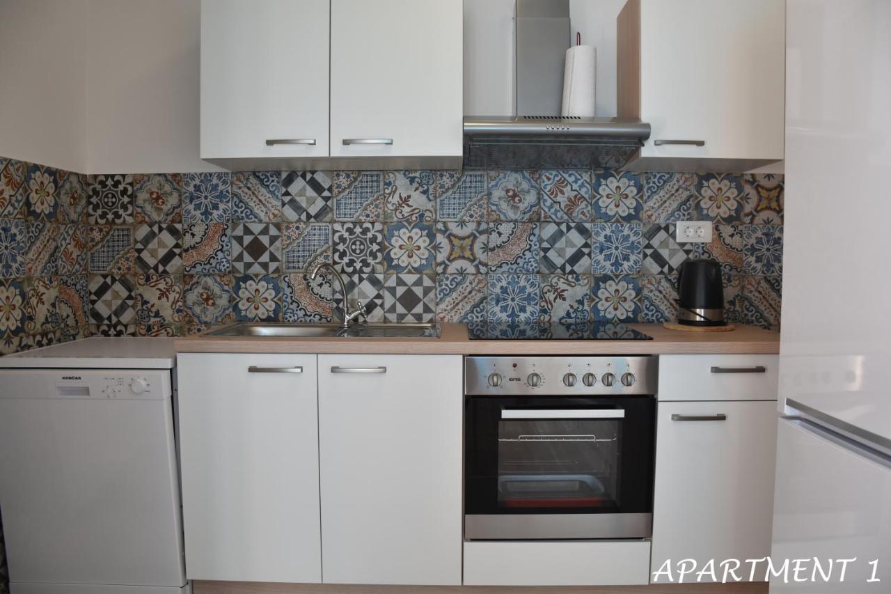 Apartments Luka Трогир Екстериор снимка