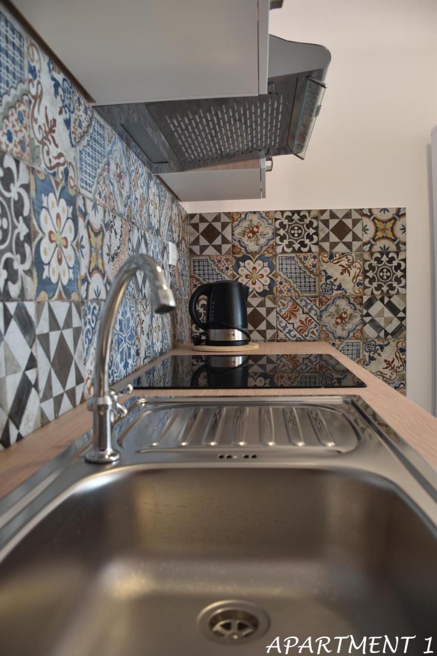 Apartments Luka Трогир Екстериор снимка