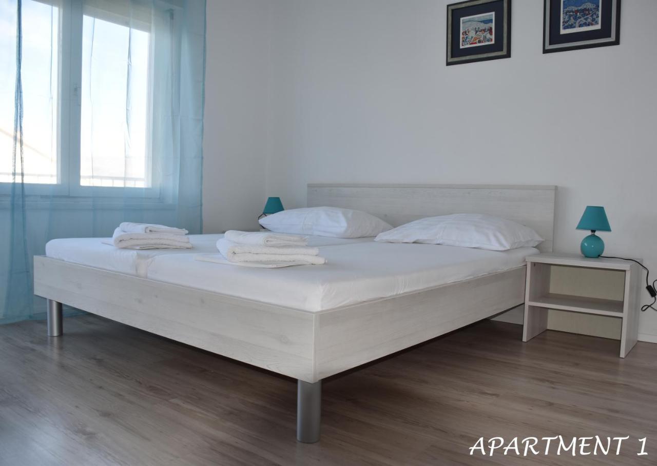 Apartments Luka Трогир Екстериор снимка