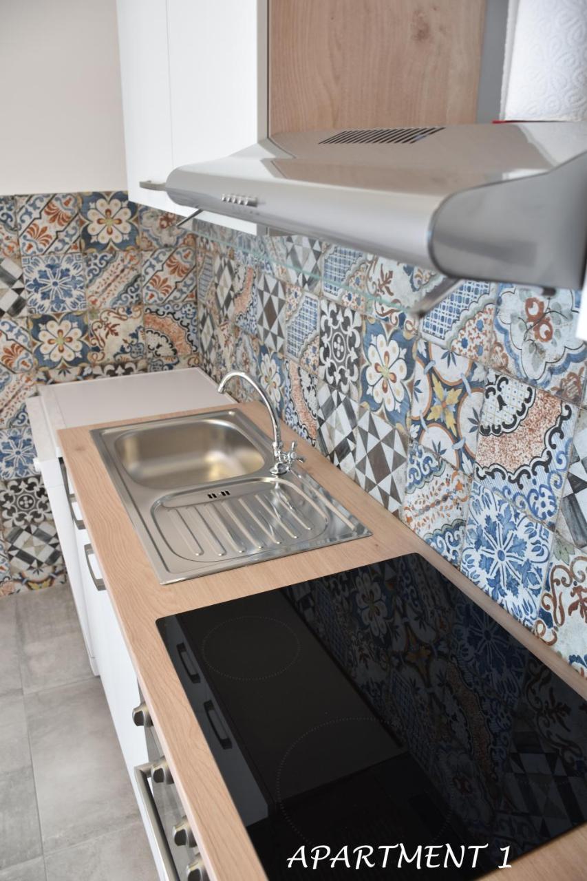 Apartments Luka Трогир Екстериор снимка