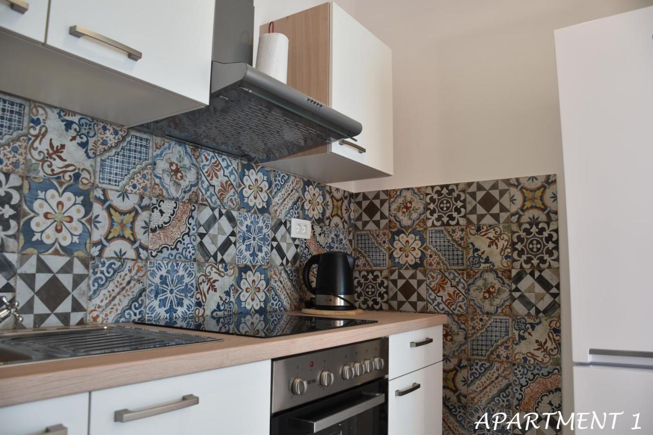 Apartments Luka Трогир Екстериор снимка