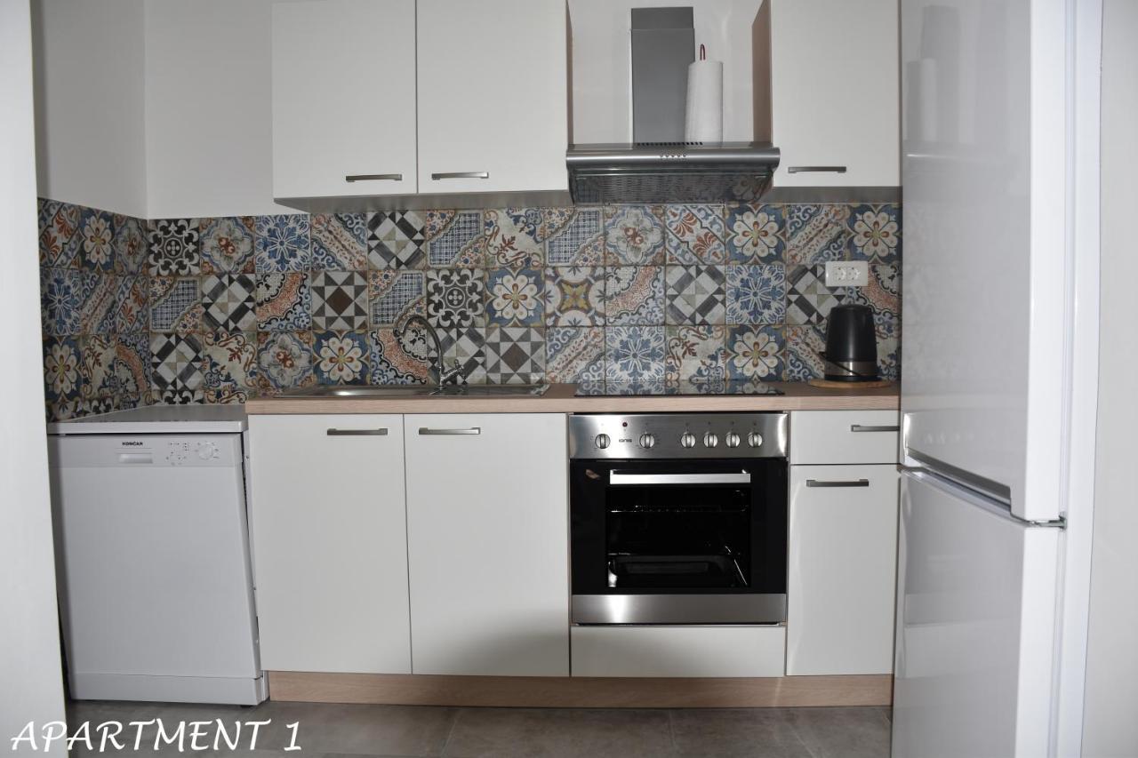 Apartments Luka Трогир Екстериор снимка