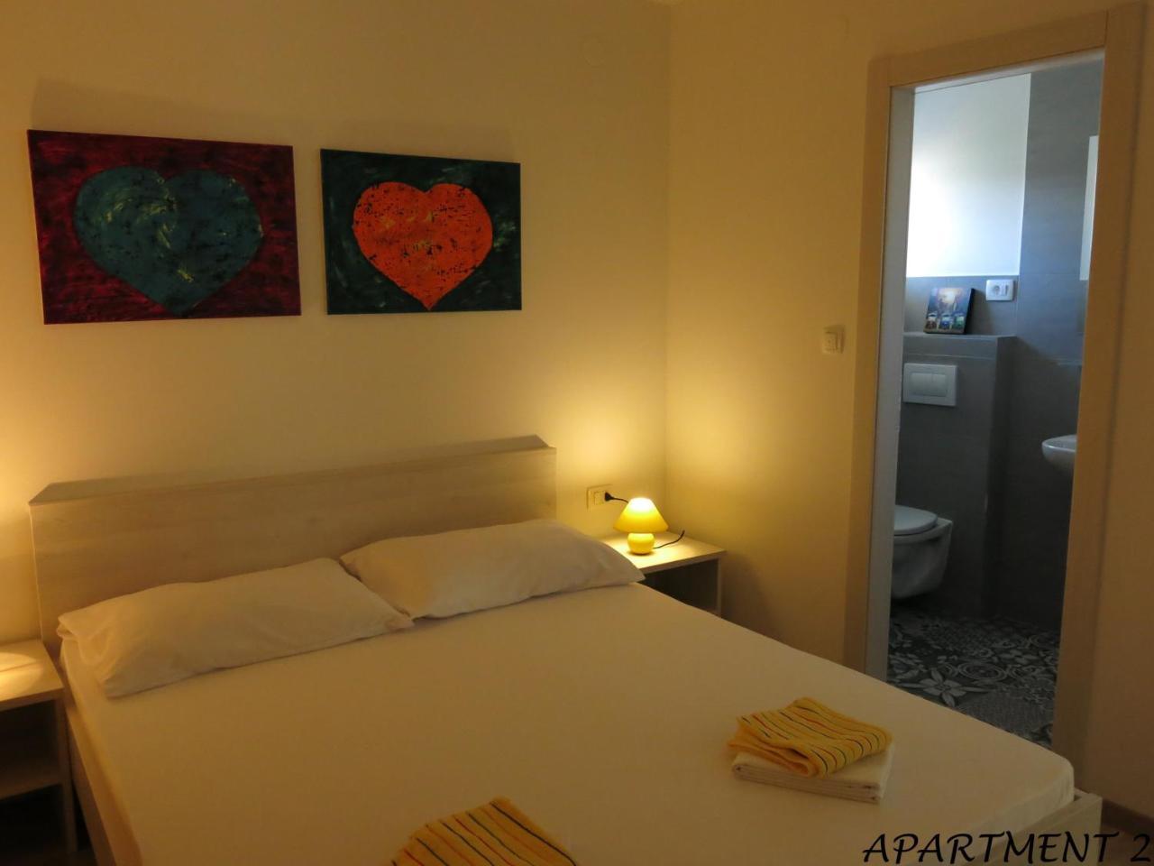 Apartments Luka Трогир Екстериор снимка