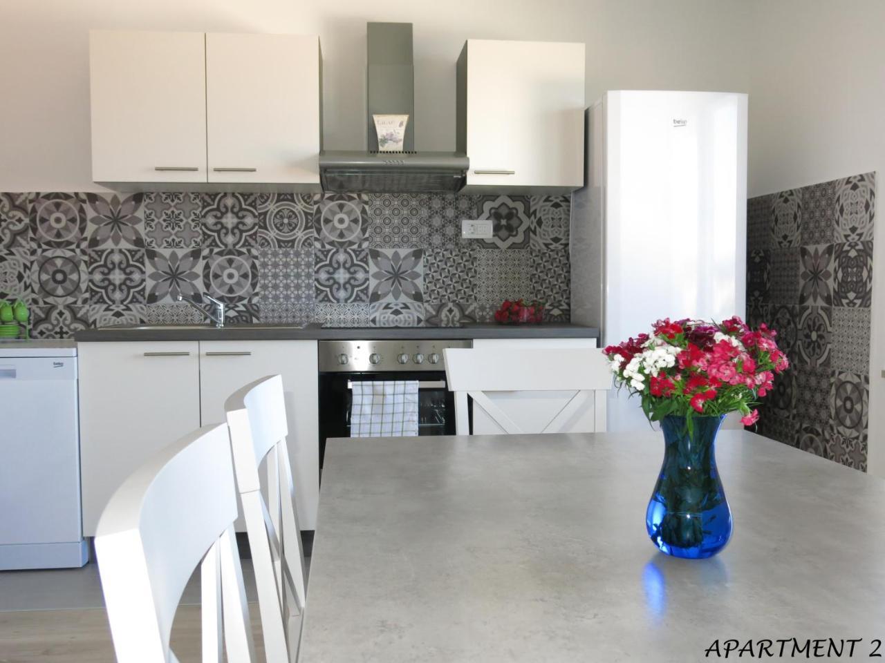 Apartments Luka Трогир Екстериор снимка